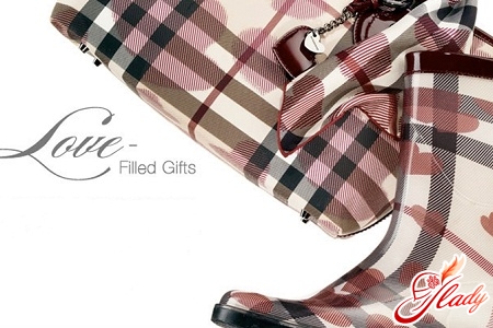 Капсульная коллекция аксессуаров от Burberry