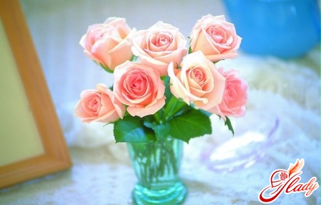 Как продлить жизнь срезанным цветам