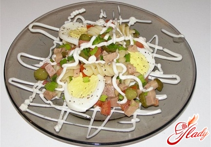 Салат из печени трески